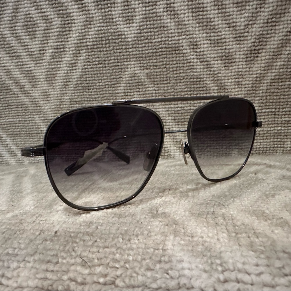 Stylish Black Aviator Sunglasses